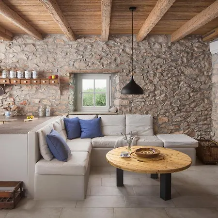 Flavia Villa *